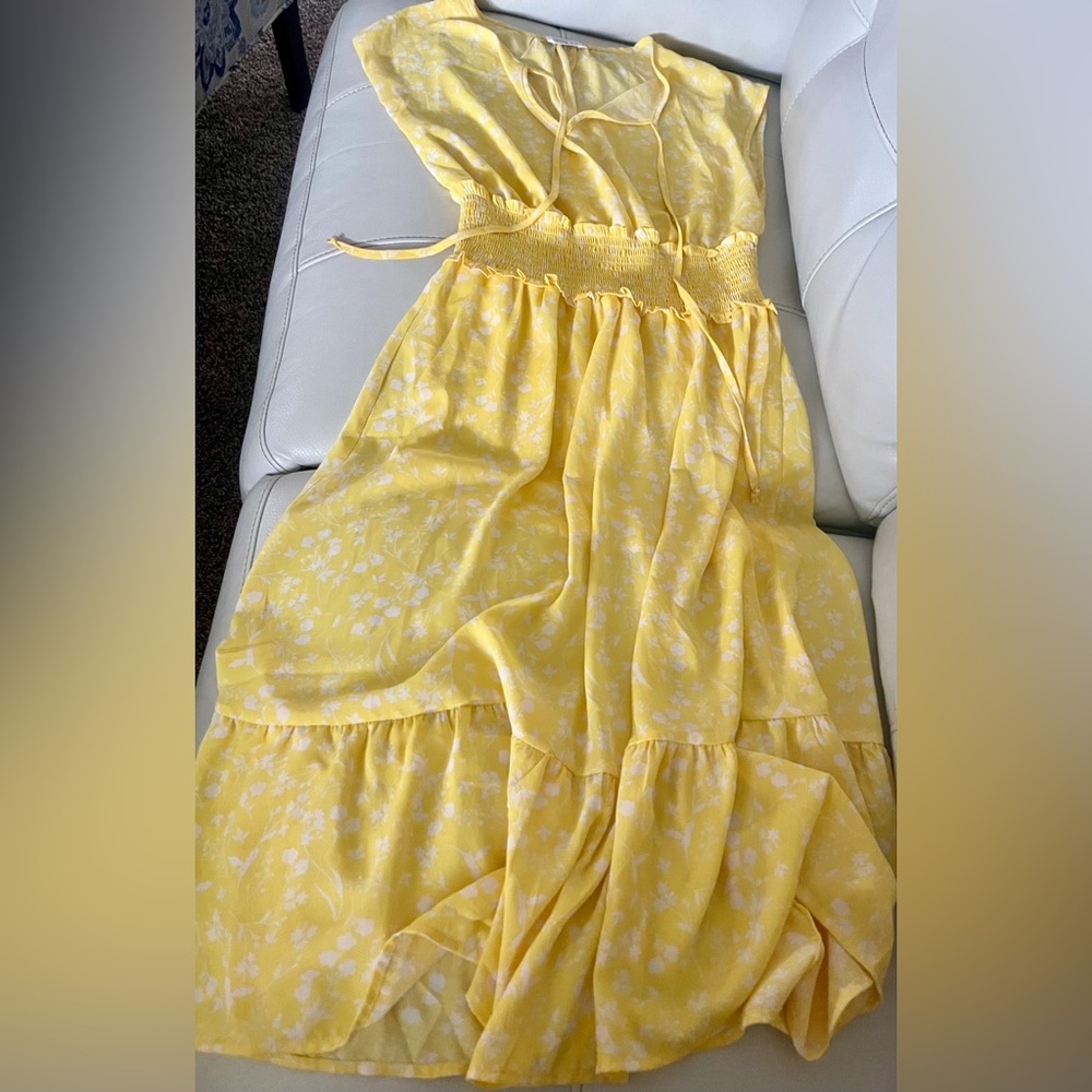 Yellow dress,  Size M,  Excellent condition